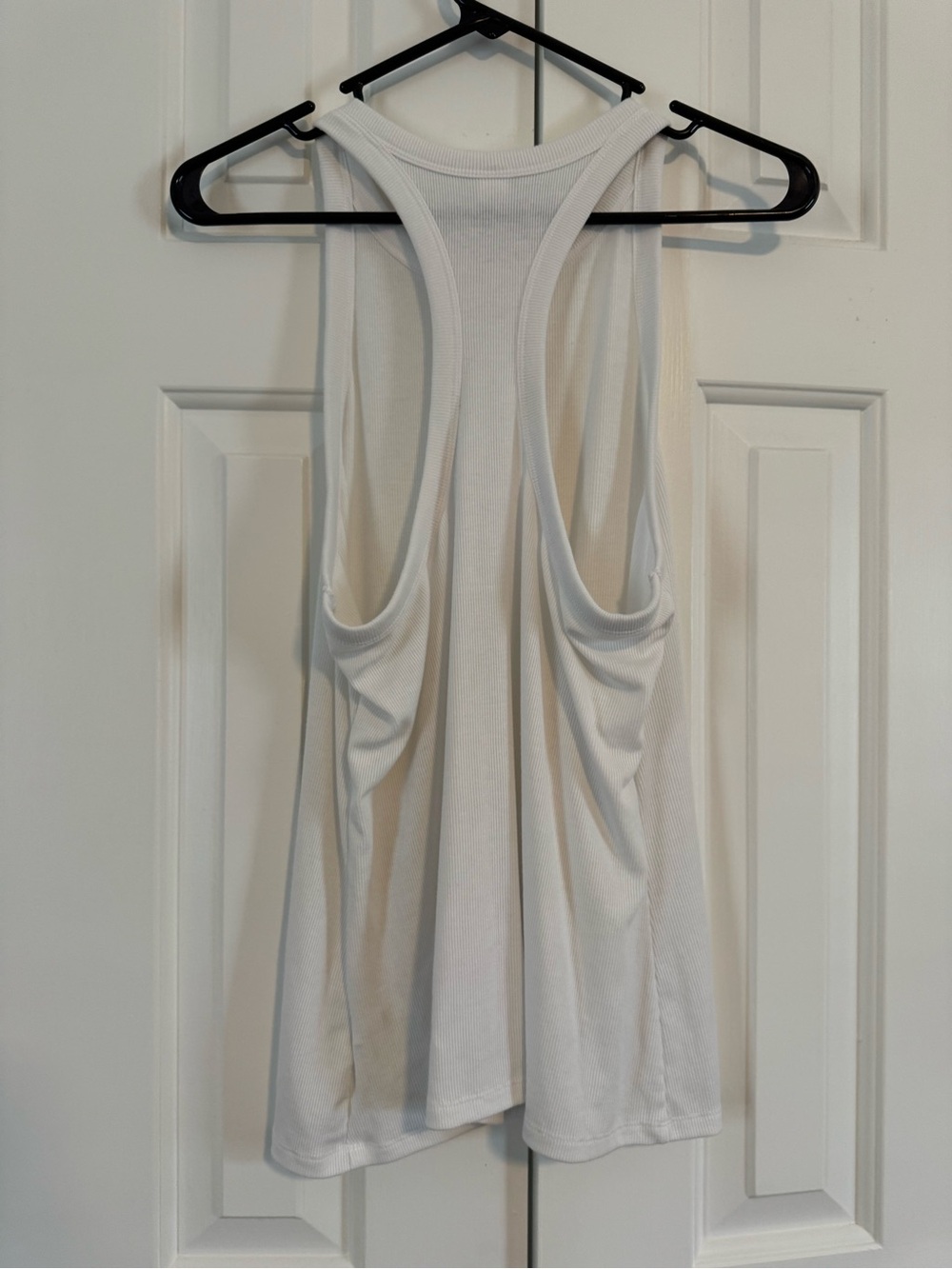 Old Navy UltraLite Racerback Rib-Knit Performance Tank - Picture 8 of 9